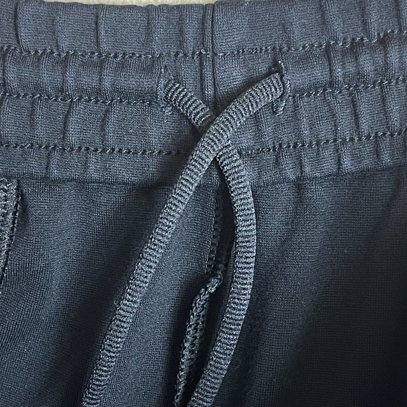 Adidas Cropped Training Jogger Sweatpants Mens M Black Elastic Waist Tapered - Picture 12 of 15